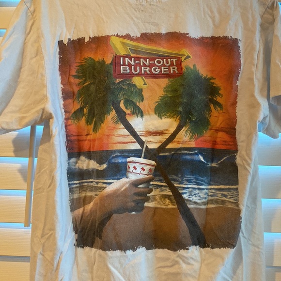 In-N-Out Burger T-shirt bundle - Picture 9 of 10